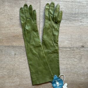Beautiful green leather vintage gloves size 6 1/2